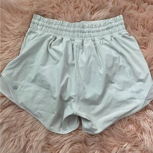 Lululemon hotty hot short 4” size 4